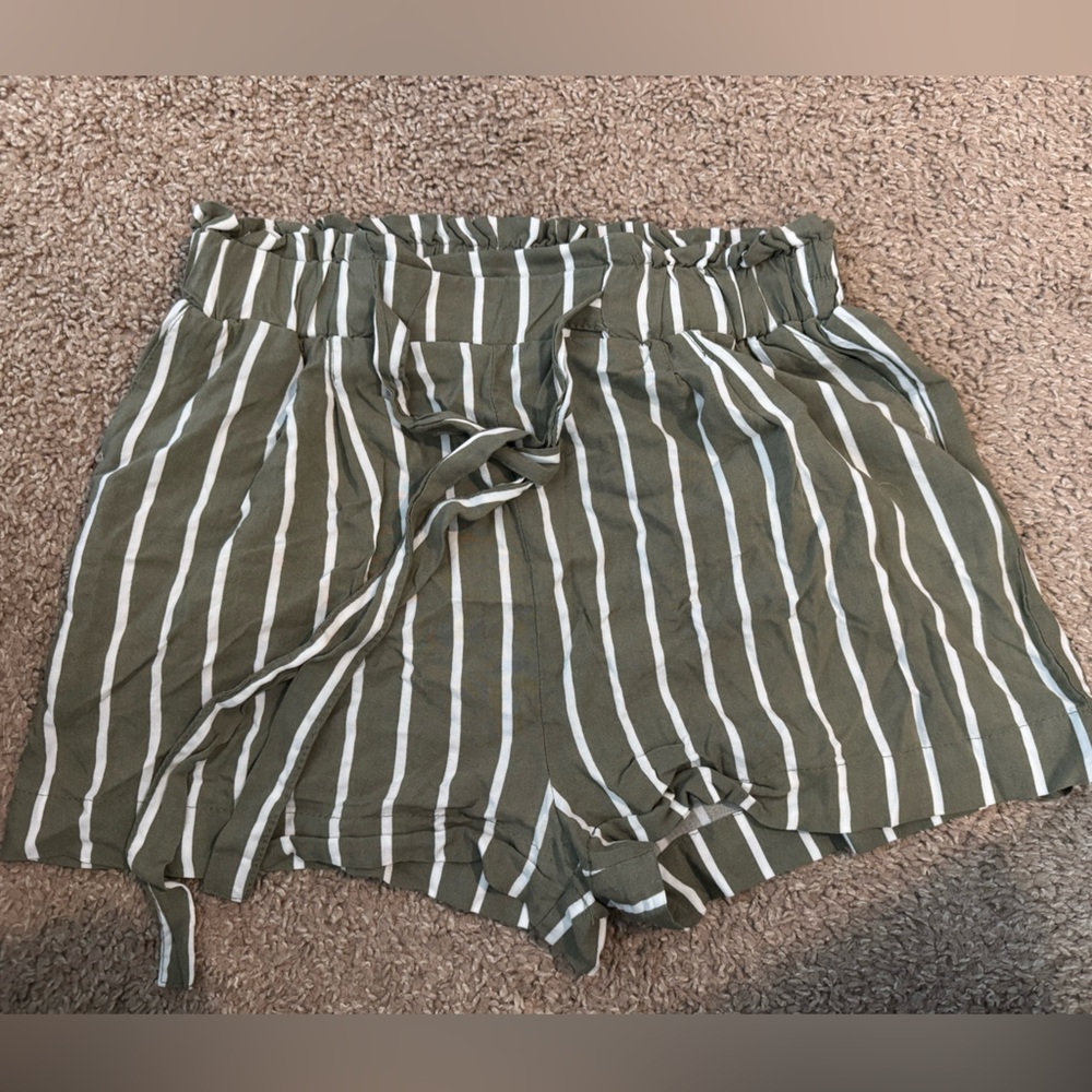 Green/white strip shorts with built in tie